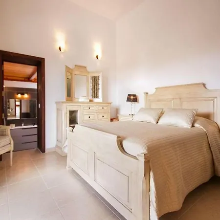 Villa Sleeps 8 Pool Wifi Tao