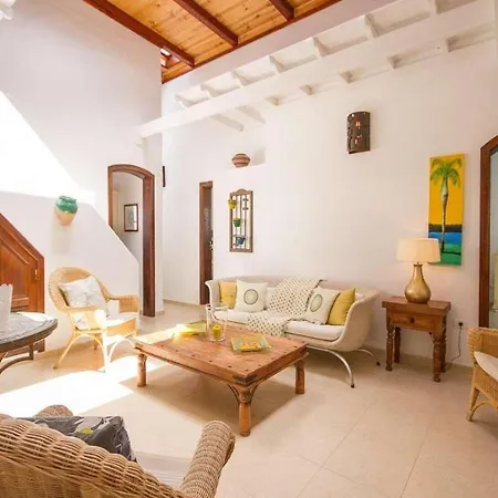Sleeps 8 Pool Wifi Villa *