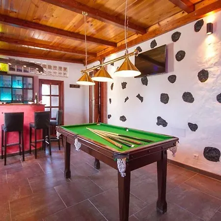 Sleeps 8 Pool Wifi
