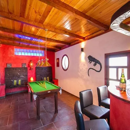Sleeps 8 Pool Wifi Tao