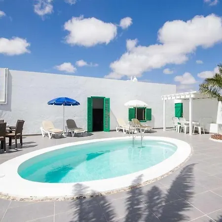 Sleeps 8 Pool Wifi Villa *