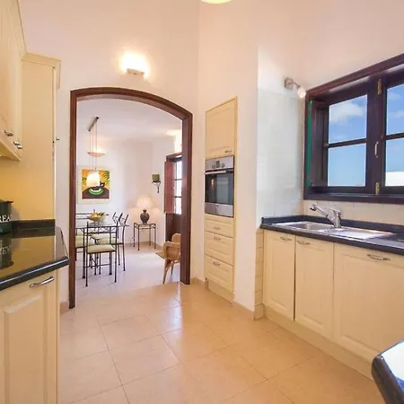 Sleeps 8 Pool Wifi *